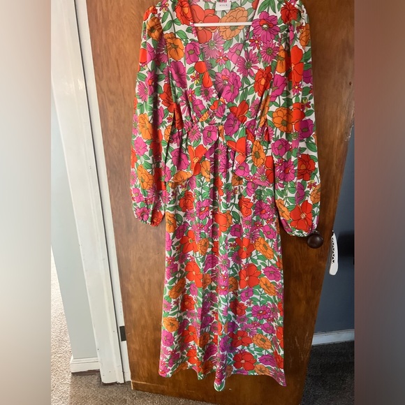 Size 6 - Picture 2 of 2